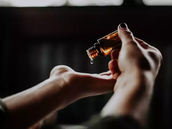 Using Essential Oils to raise your Frequency, Consciousness + Vibe = Harmony & Resilience