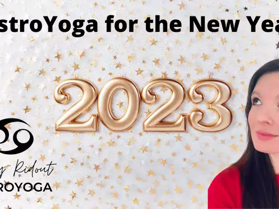 AstroYoga für das neue Jahr 2023