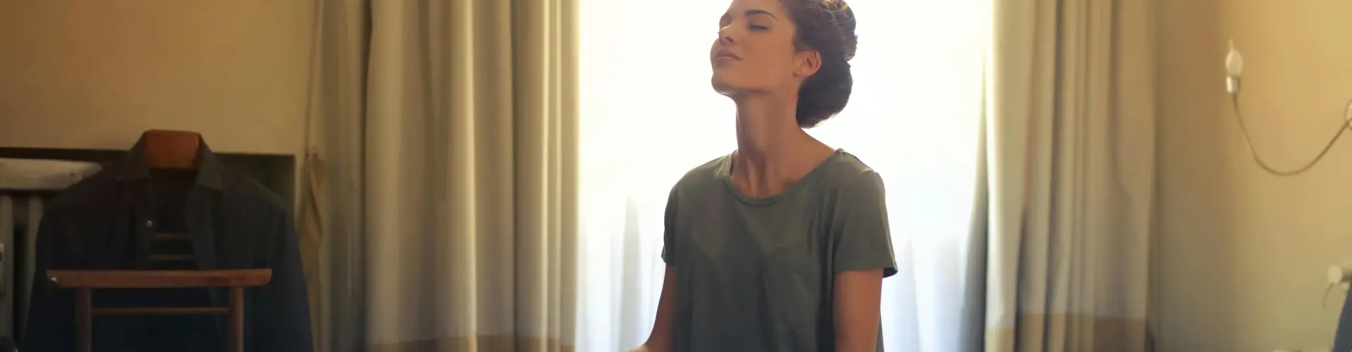 Meditação com Alma - Online Class by Just Plain  Yoga